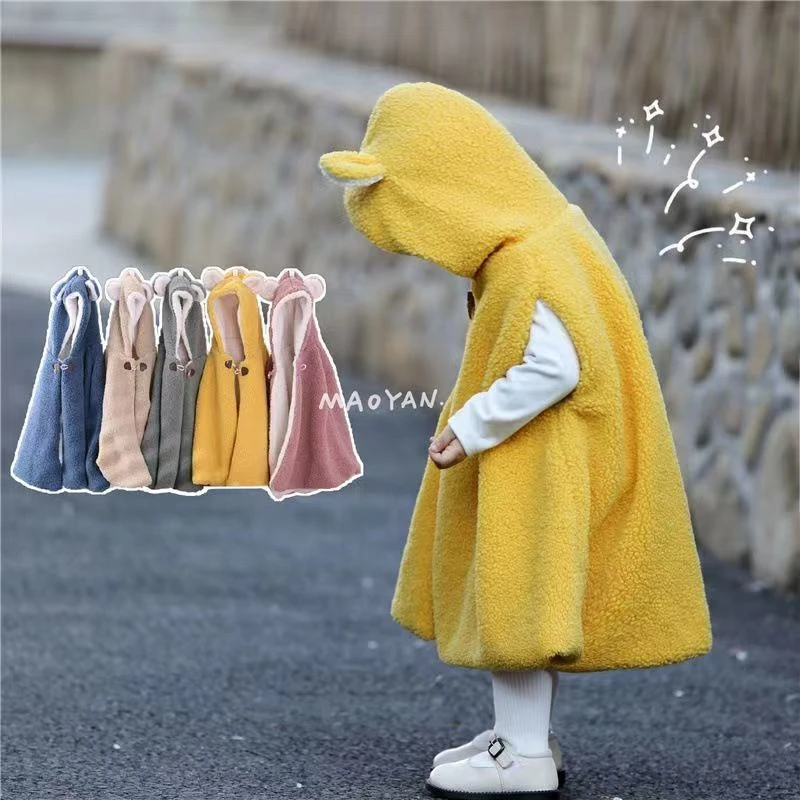 儿童可爱小熊造型保暖披肩男女童出行防风色羊羔绒无袖斗篷