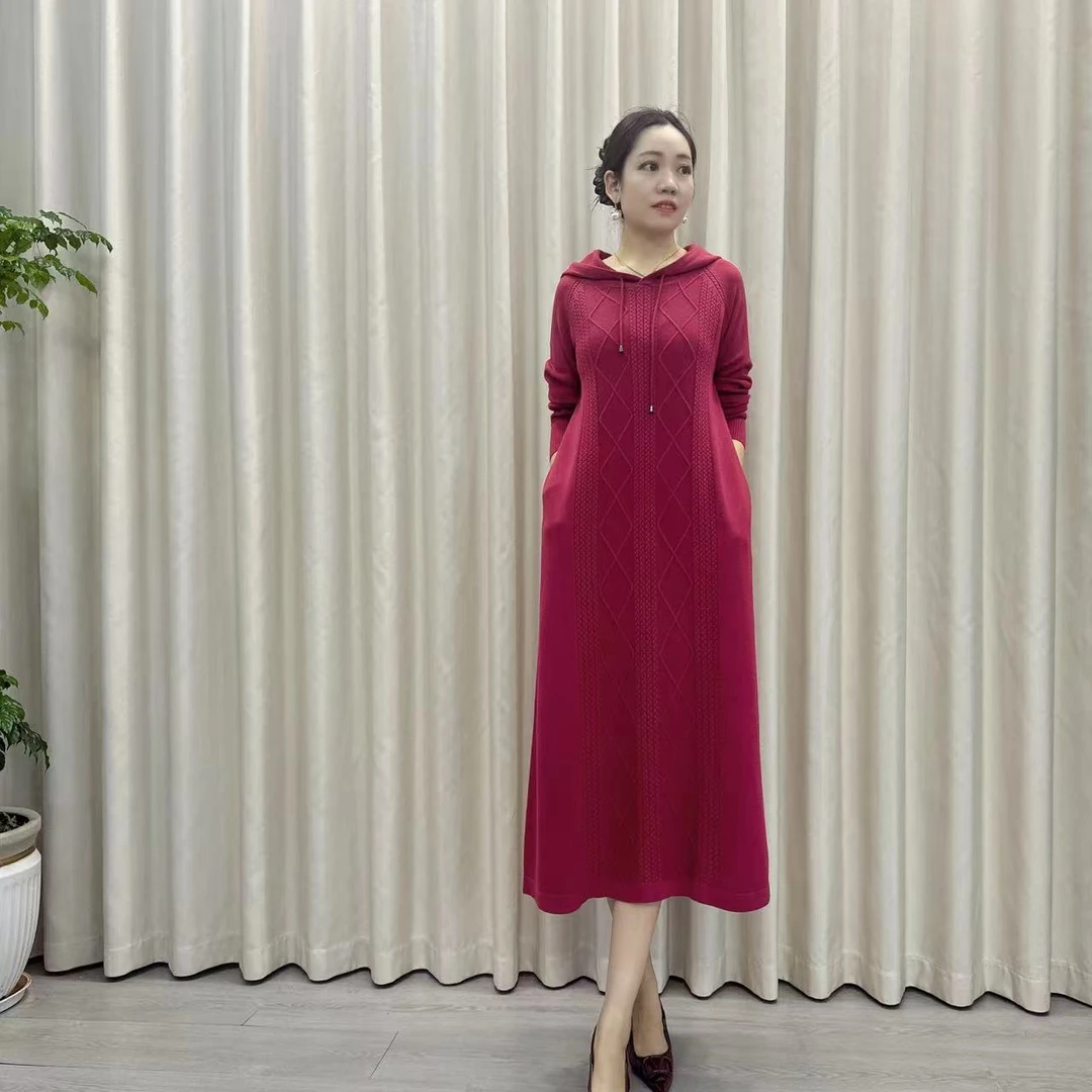 61【依依专属】优雅显瘦连帽设计轻奢大码连衣裙