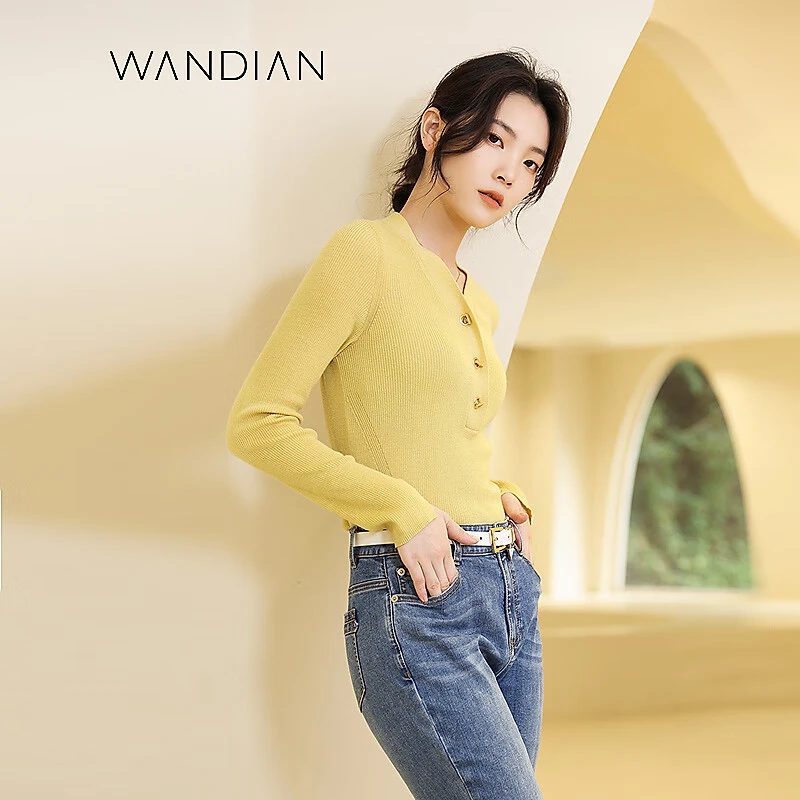 婉甸雾黄色毛织套头衫春季复古秋冬V领金属纽1231W16SXC