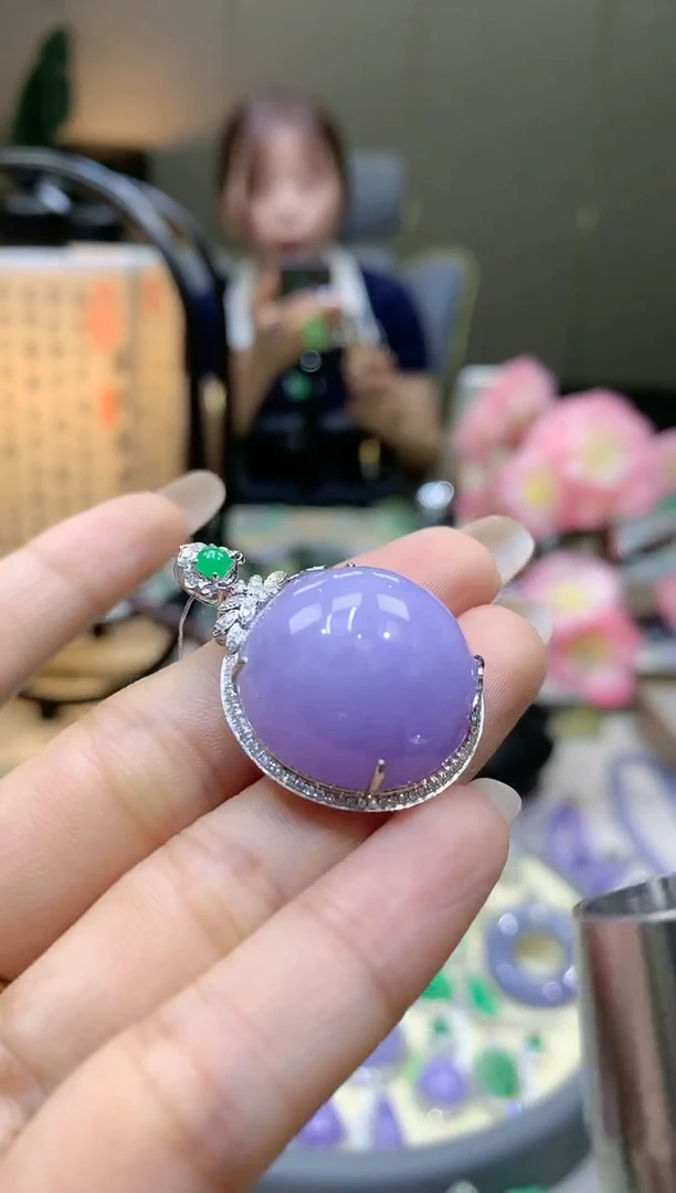 【闪购商品】翡翠颈饰18K金镶嵌蛋面