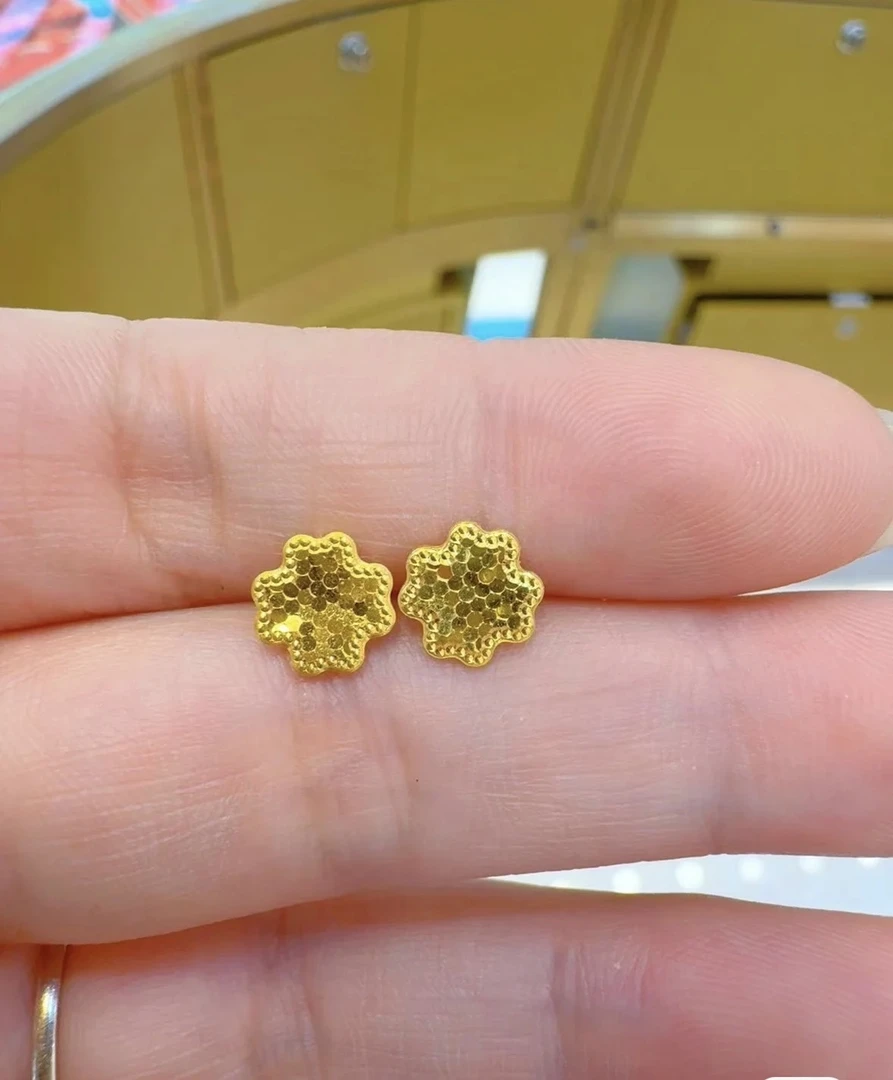 Chow Tai Seng/周大生足金999爆闪四叶草耳钉