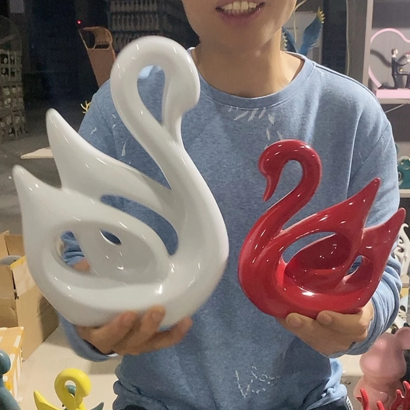 【闪购商品】陶瓷摆件大红小白天鹅