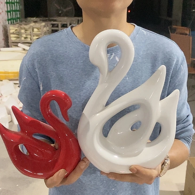 【闪购商品】陶瓷摆件大白小红天鹅