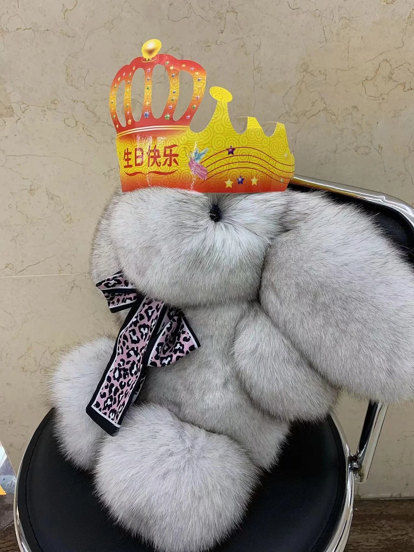 进口皮草兔子毛绒抱枕大白兔公仔礼物玩偶安抚娃娃睡觉抱枕摆件女