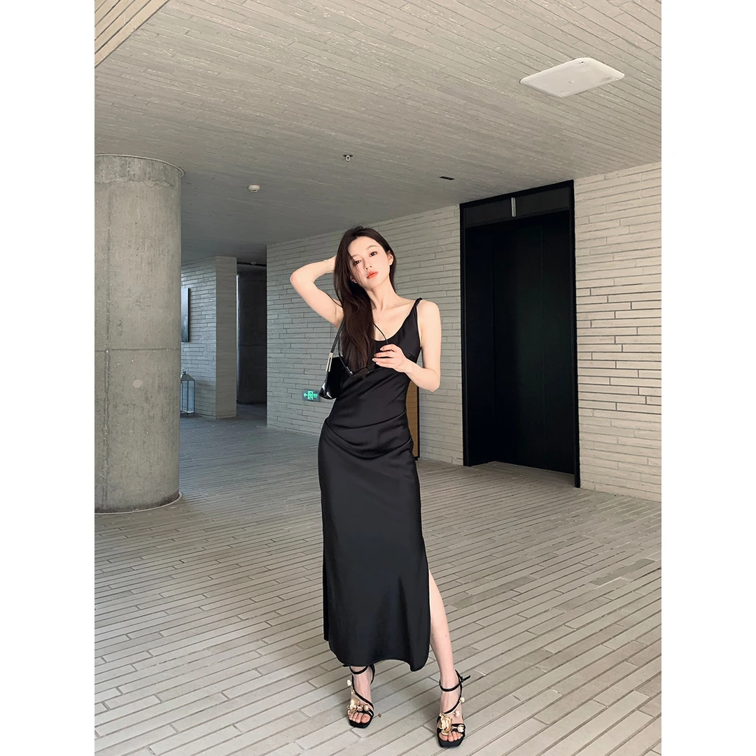FORNIFORNI 性感沦陷 缎面吊带连衣裙气质黑色法式小众修身裙子