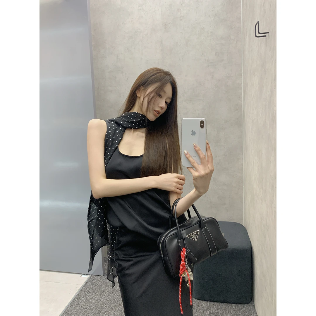 FORNI x YOYO 心动时分 宽肩带背心时尚百搭黑色经典女款背心打底