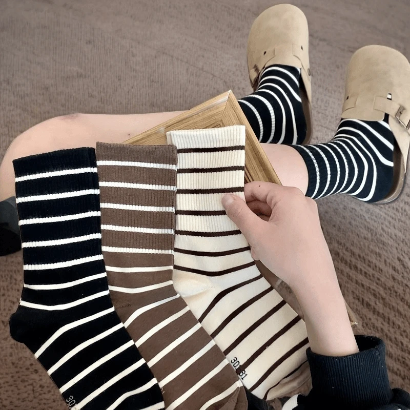 袜子女透气中筒袜黑白条纹袜子ins潮百搭长筒堆堆袜女款运动棉袜