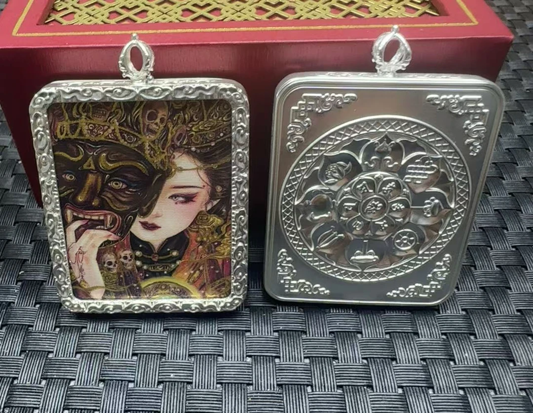 39号高品质扎基今生唐卡 热供 画风 藏式 风格 随身携带 唐卡吊坠