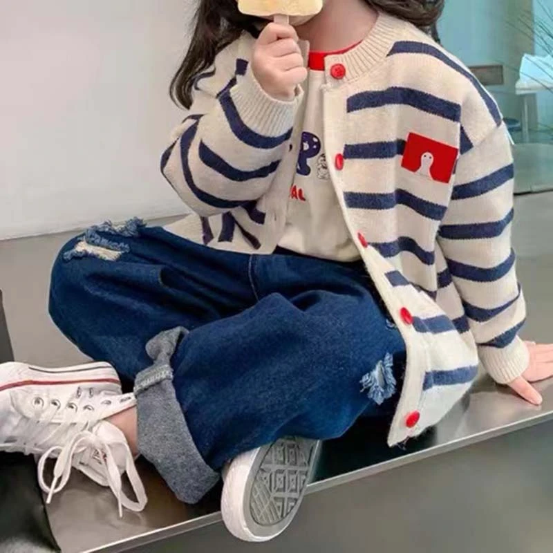 女童针织毛衣开衫2025秋装新款儿童宝宝洋气条纹春秋网红婴儿外套