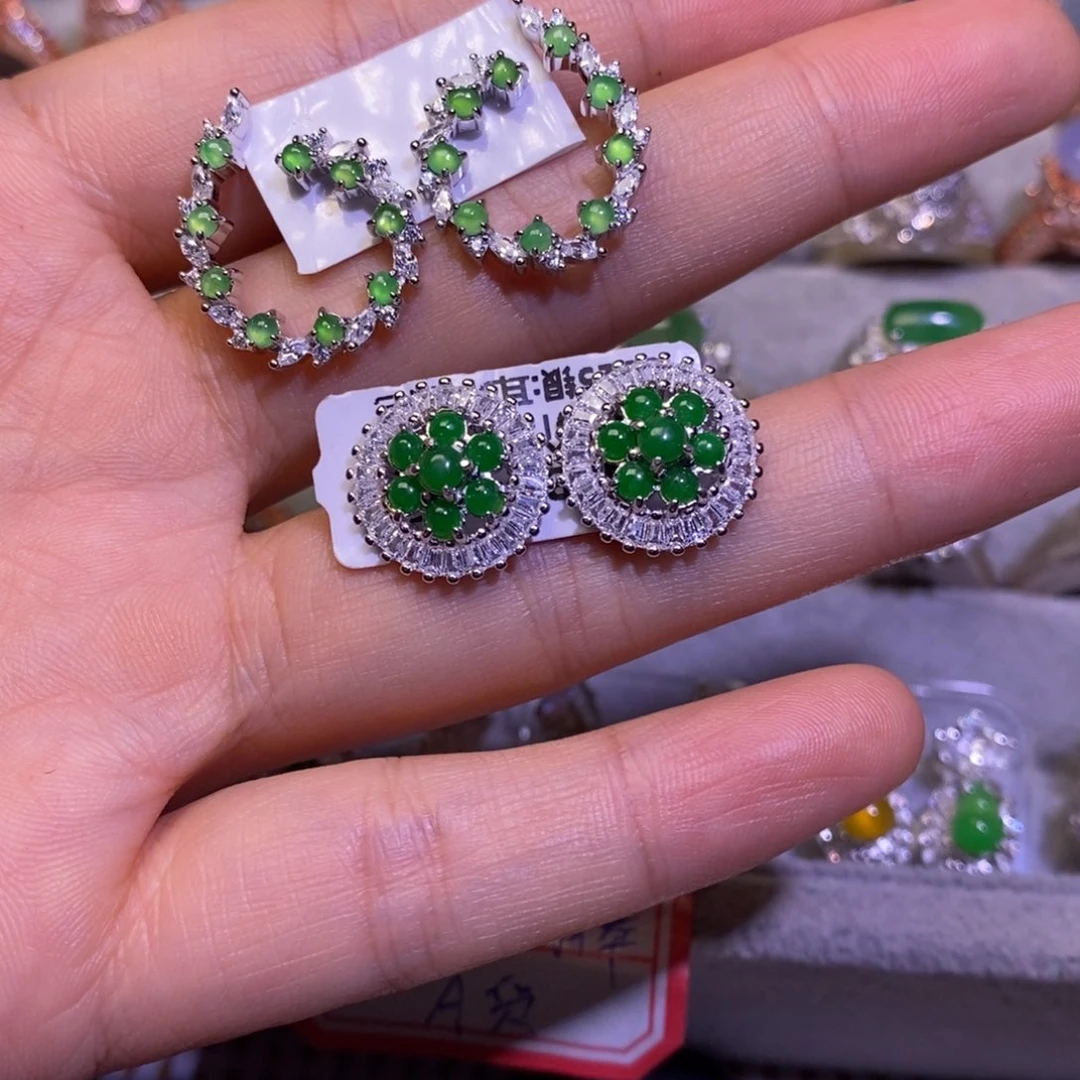 翡翠耳饰未镶嵌王**妈耳饰