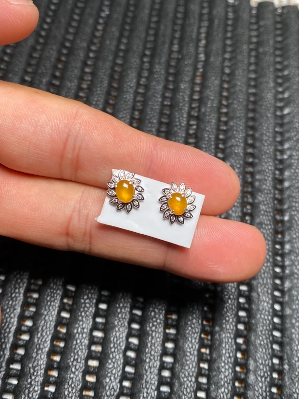 缅甸天然冰黄翡耳钉银托镶嵌