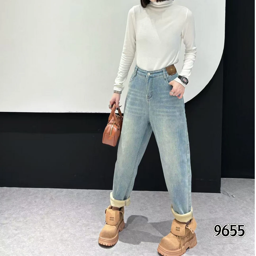 D9655 秋冬宽松修饰腿型浅色做旧加绒哈伦牛仔裤