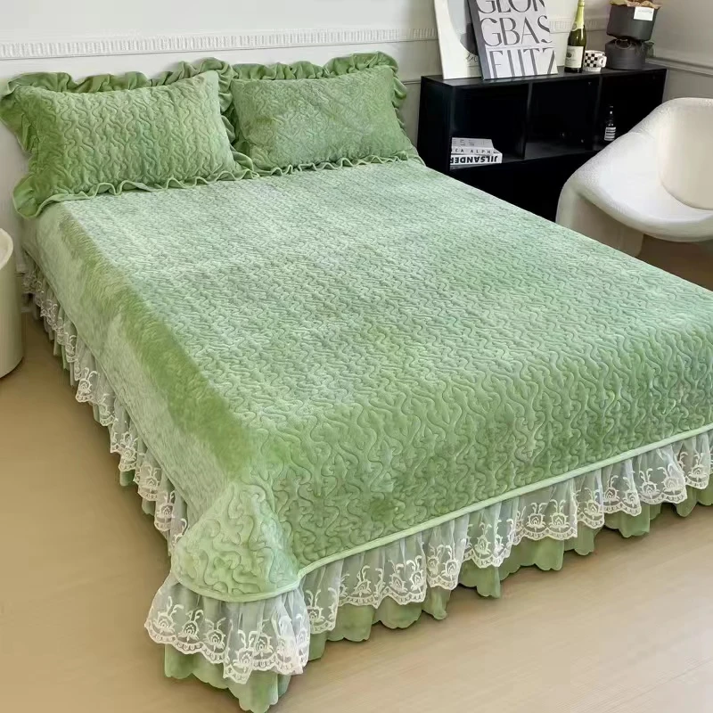 牛奶绒蕾丝花边床盖加绒加厚加厚可机洗榻榻米夹棉绗缝炕盖双层