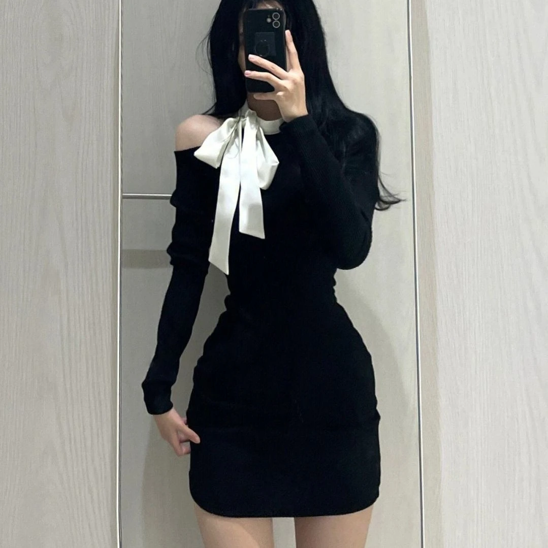 辣妹千金蝴蝶结长袖连衣裙女秋冬气质显瘦修身露肩包臀小黑短裙子