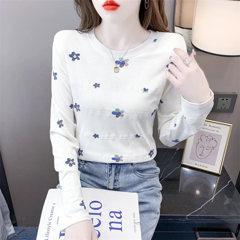 时尚印花圆领白色打底衫女春秋新款修身内搭显瘦长袖t恤薄款上衣