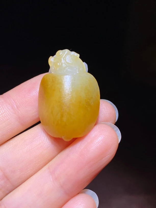 新疆和田玉雕刻荣归挂件