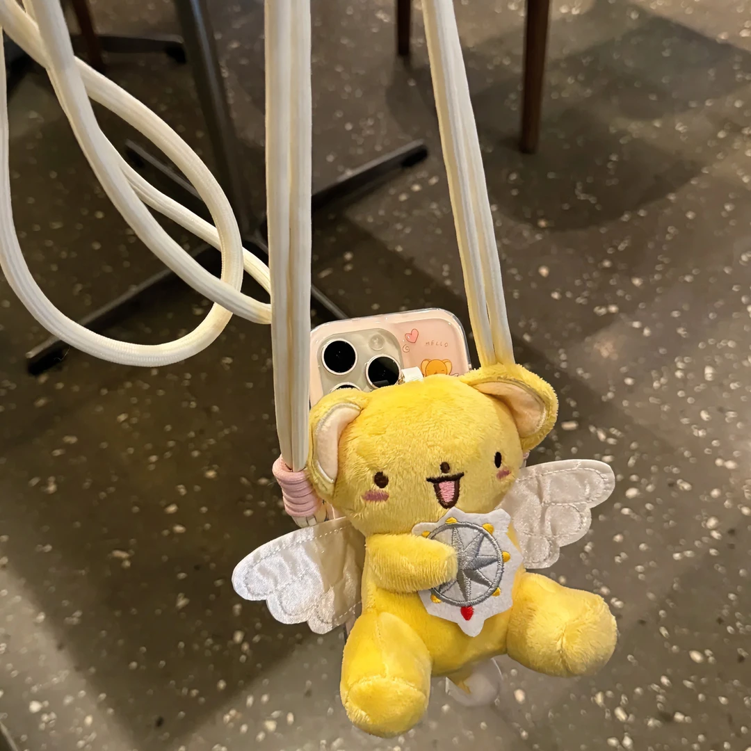 日系卡通可爱小可公仔斜挎背夹适用iPhone16promax手机壳创意少女