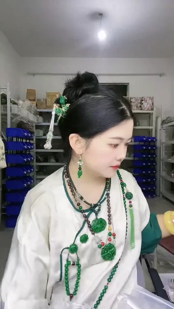 【闪购商品】砖雕经典时尚穿搭饰品