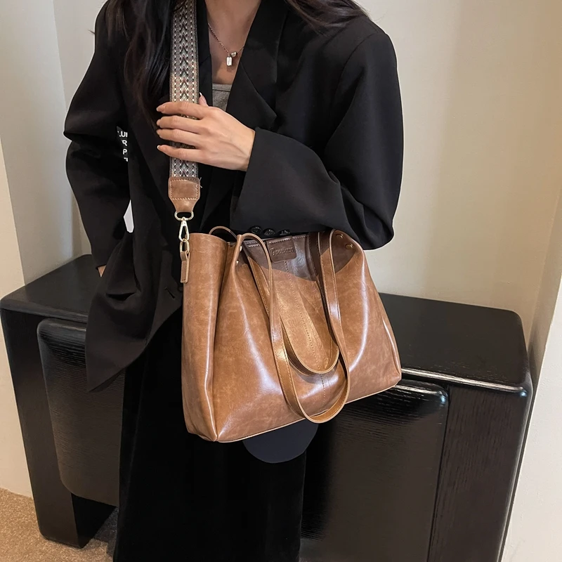 百搭腋下大容量休闲女大休闲秋冬复古时尚托特包肩包斜挎小众休闲