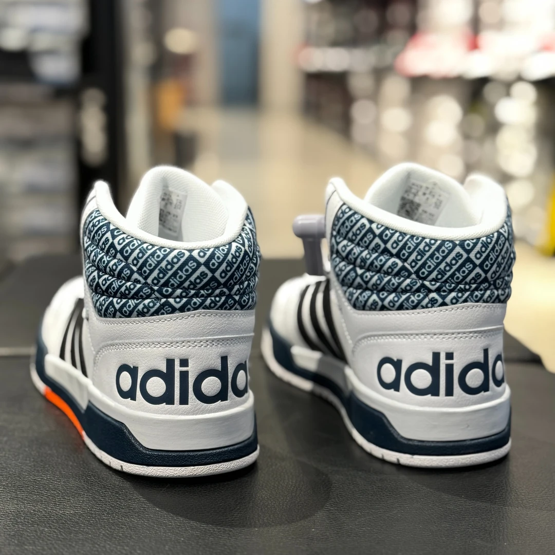 阿迪达斯ADIDAS新款男士百搭复古潮流高帮休闲运动透气板鞋GY0723