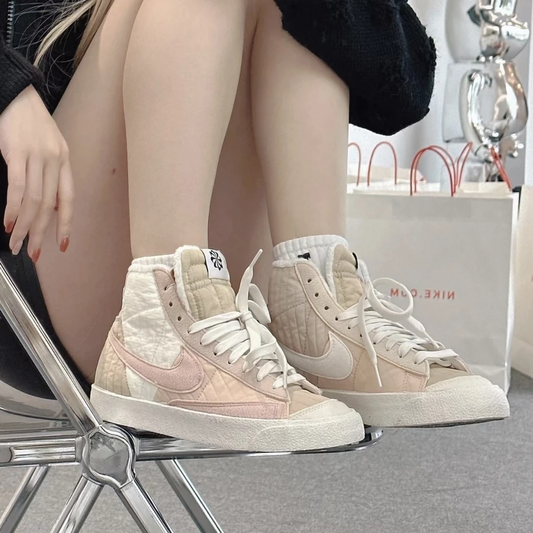 Nike/耐克 珍珠粉女款加绒秋冬保暖运动复古休闲板鞋DO7445-261