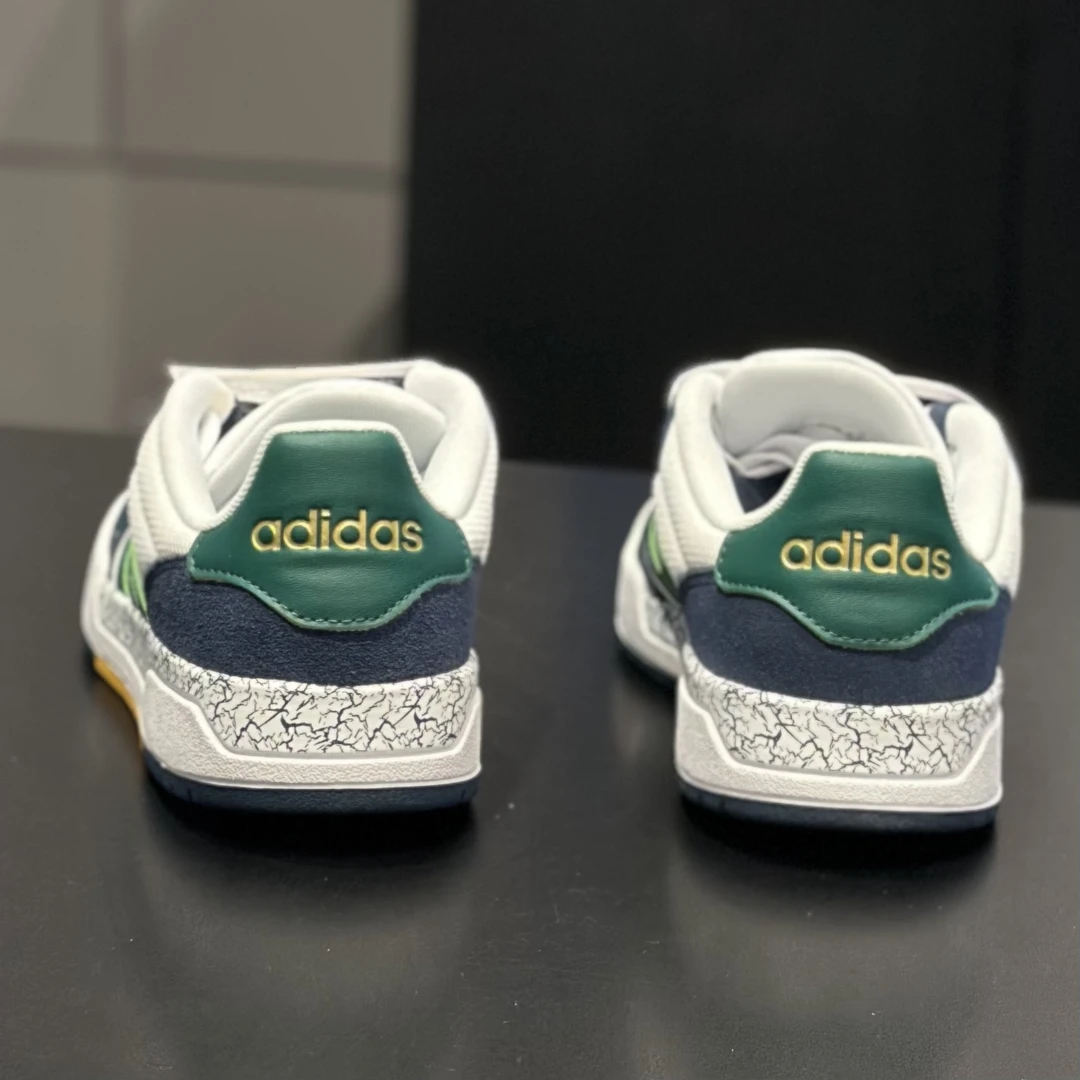 adidas/阿迪达斯情侣款新款时尚白绿复古百搭低帮耐磨潮鞋 FZ1119