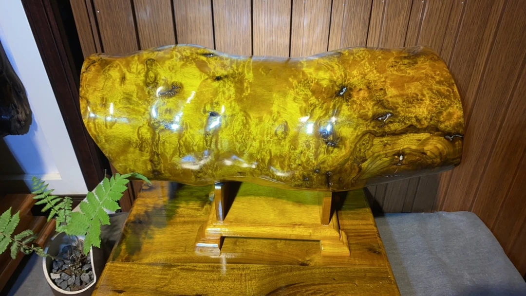 金丝楠木横财摆件：金元宝：满瘤花纹，招财进宝，财源广进。财大气粗。