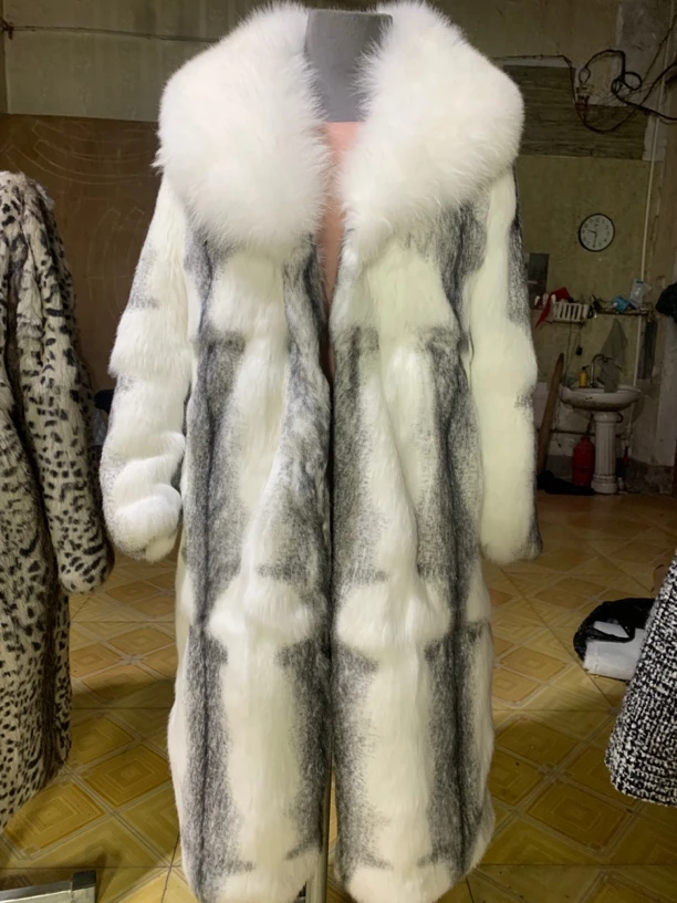 时尚百搭女士秋冬外套休闲加绒女装