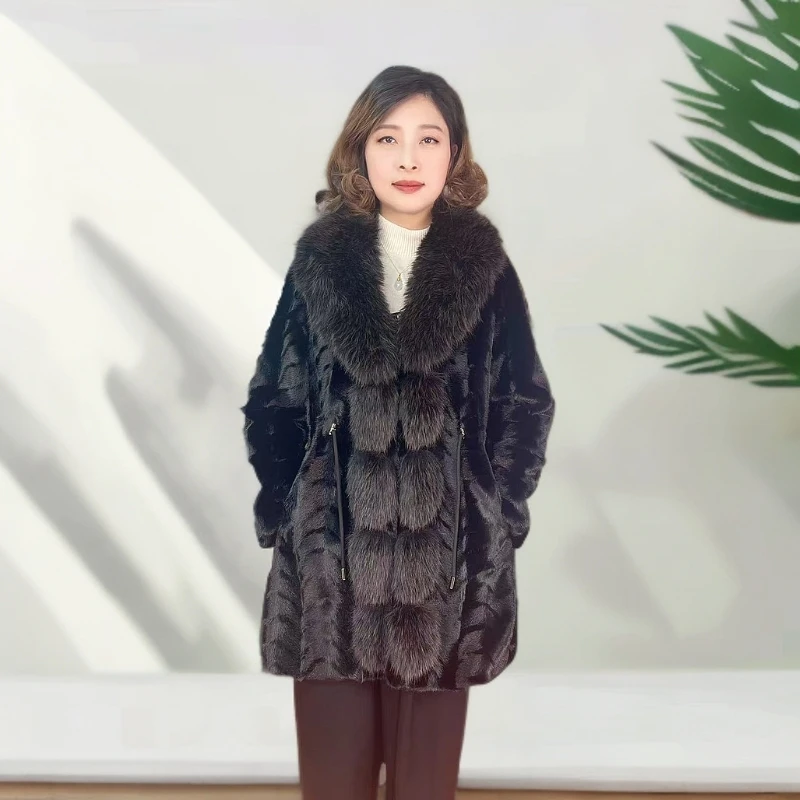 【琳达缇】妈妈月牙剪毛大毛领高端大气保暖显瘦抽绳中长款外套冬季