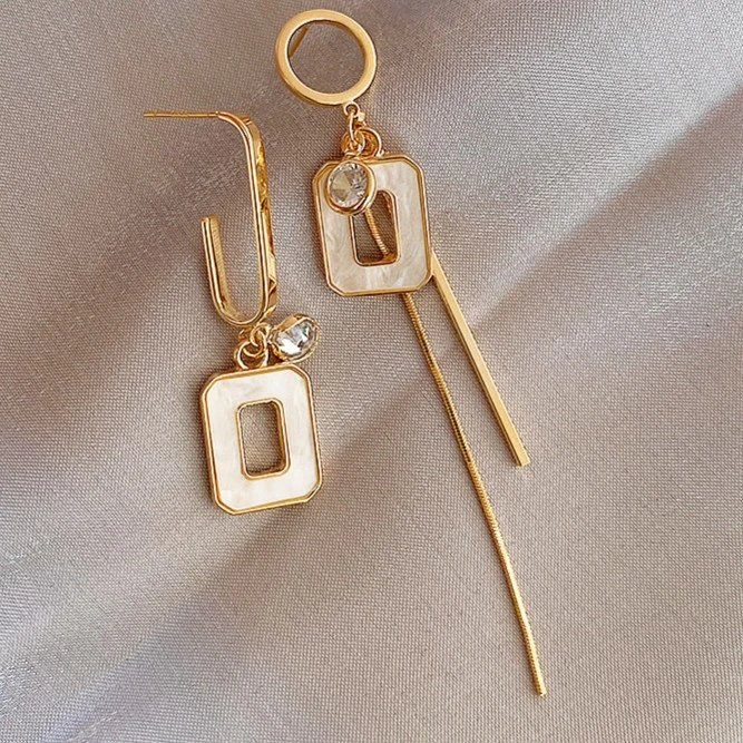 合金耳饰 不对称高级感流苏耳环女2023年新款潮轻奢耳钉小众设计