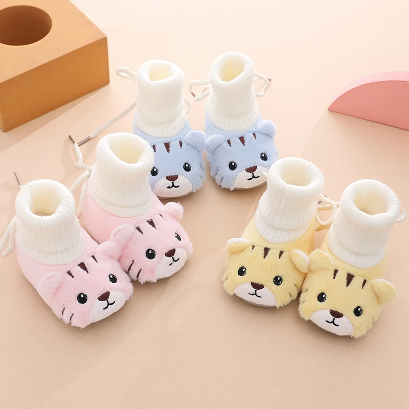趣尔熊婴儿鞋子6-11个月男女宝宝加绒不掉鞋1岁婴幼儿秋冬鞋袜