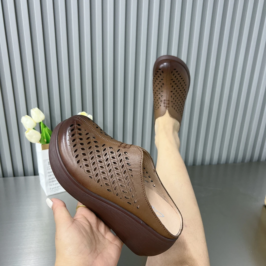 70102 坡跟拖鞋2024夏季新松糕厚底女鞋包头镂空真皮妈妈凉拖