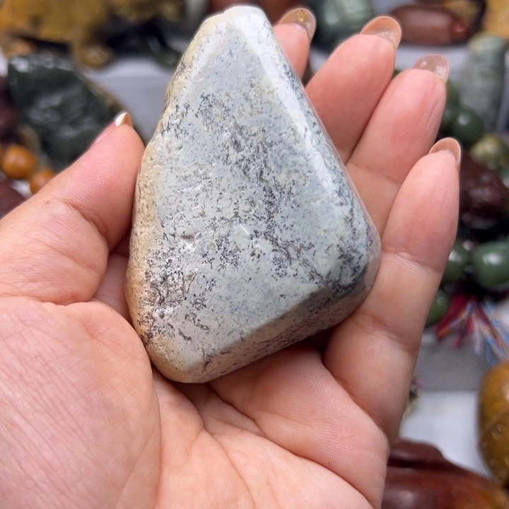 岫岩河磨玉（透闪石质玉）把件未镶嵌