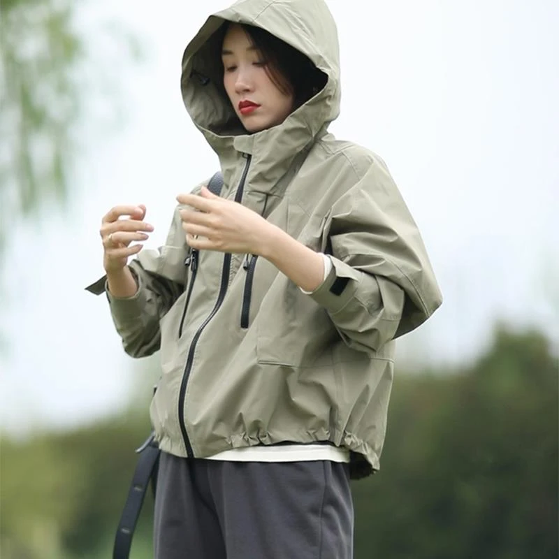 BYLURE轻奢2024短款长袖风衣女连帽小个子宽松拉链纯色冲锋衣外套