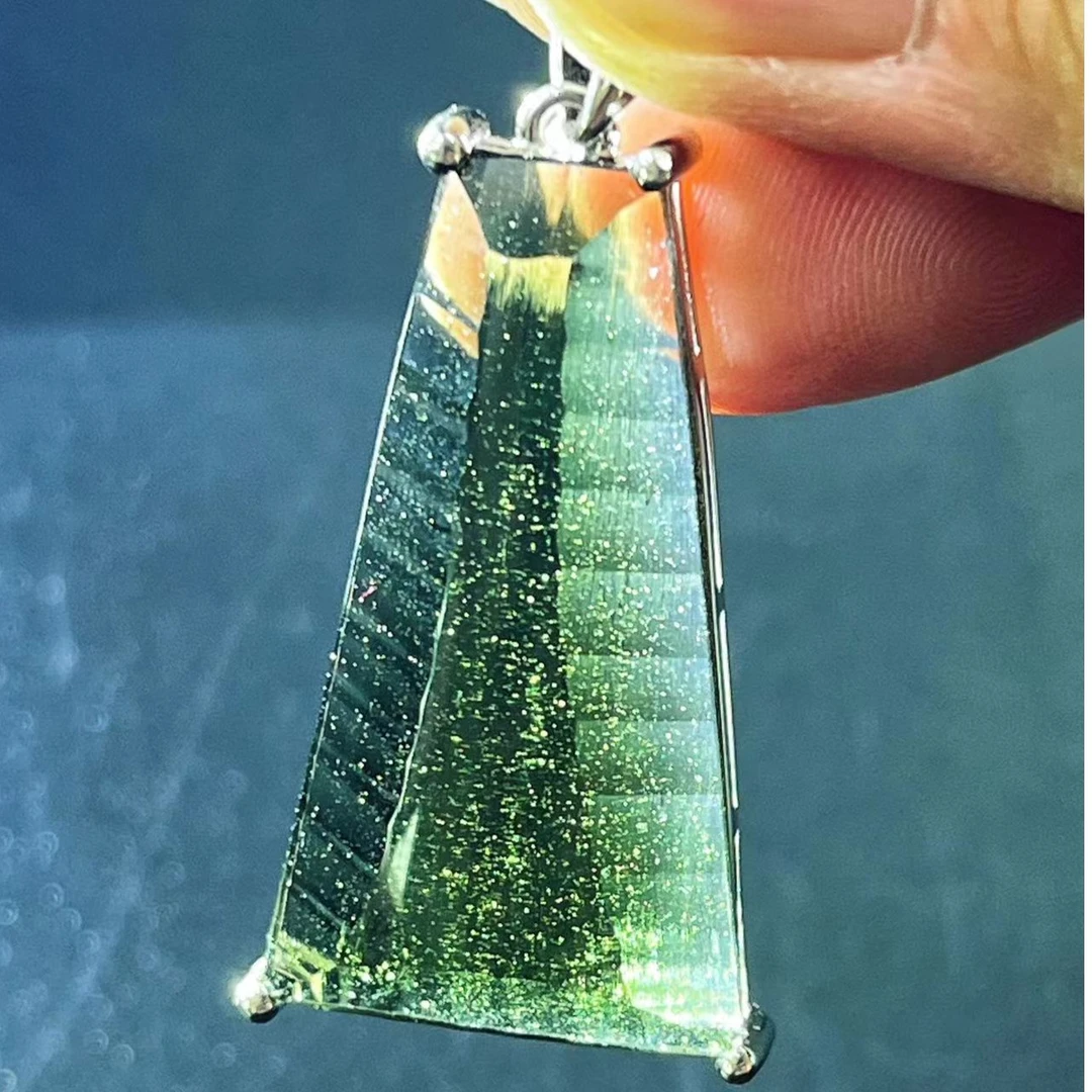 捷克玻璃陨精美裸石梯形平底千玺面切割大尺寸裸石纯手工精美饰品