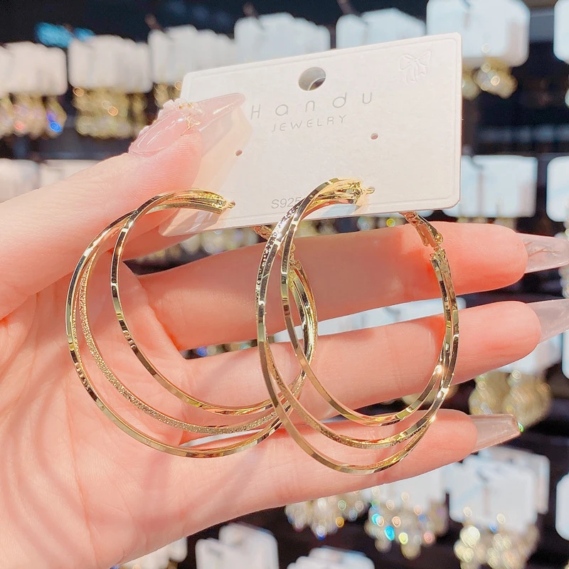 轻奢素款气质大耳圈耳饰金属耳圈大圆圈耳环法式复古设计感