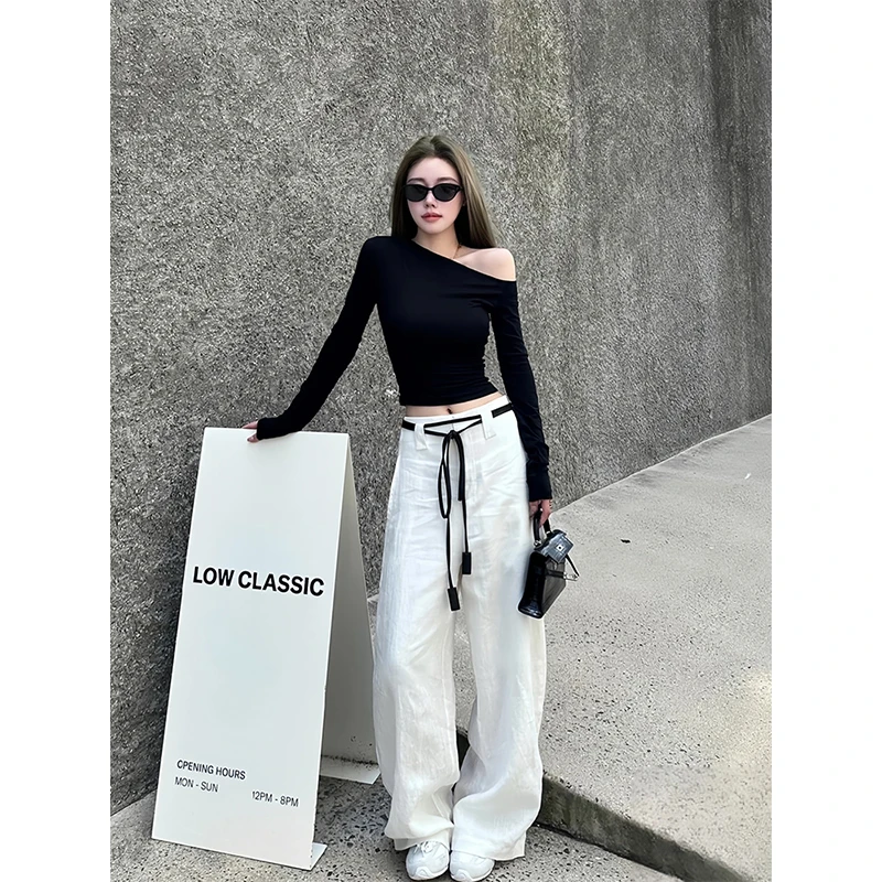 时尚套装女秋季纯欲设计感斜肩修身短款长袖T恤白色阔腿裤两件套