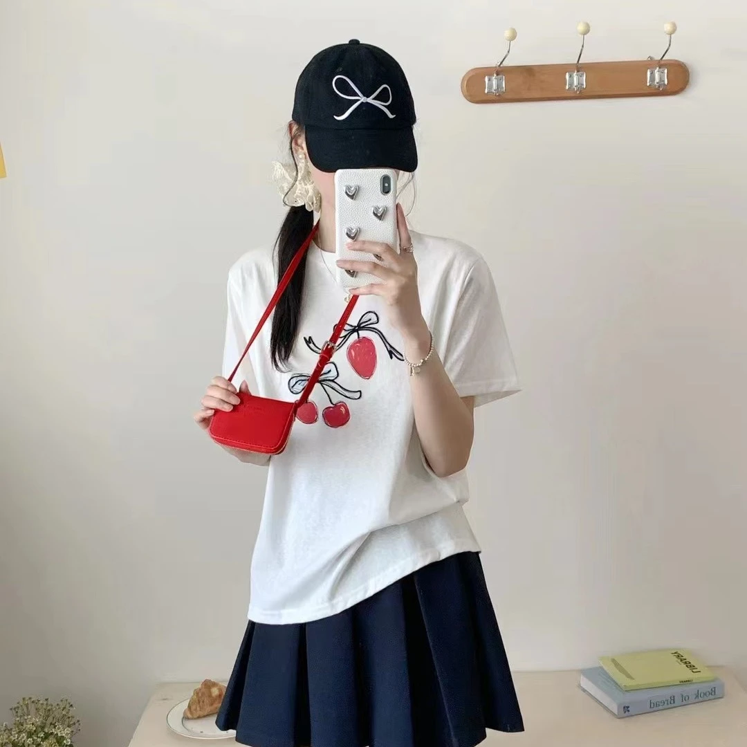 春夏时尚休闲百搭宽松女款T恤