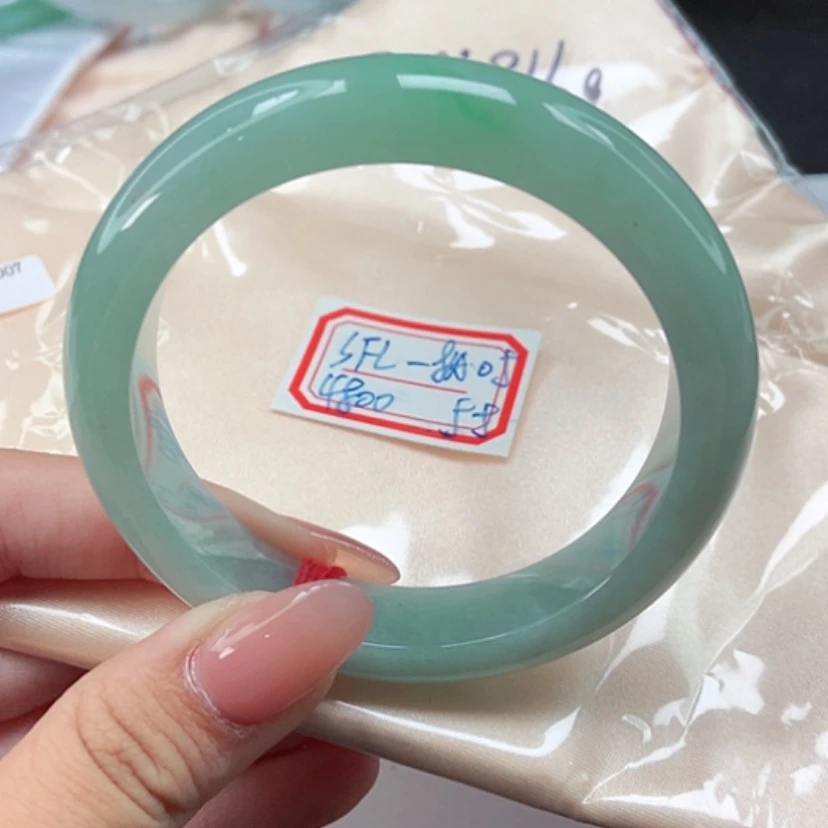 【闪购商品】翡翠手镯未镶嵌55圈