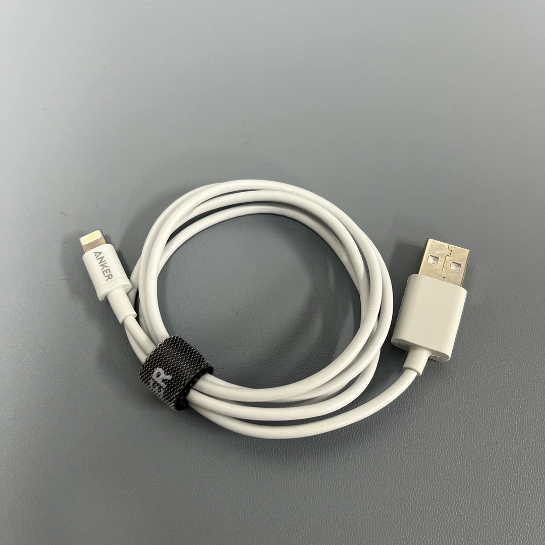 准新品  安克L口 苹果数据线--A7101A