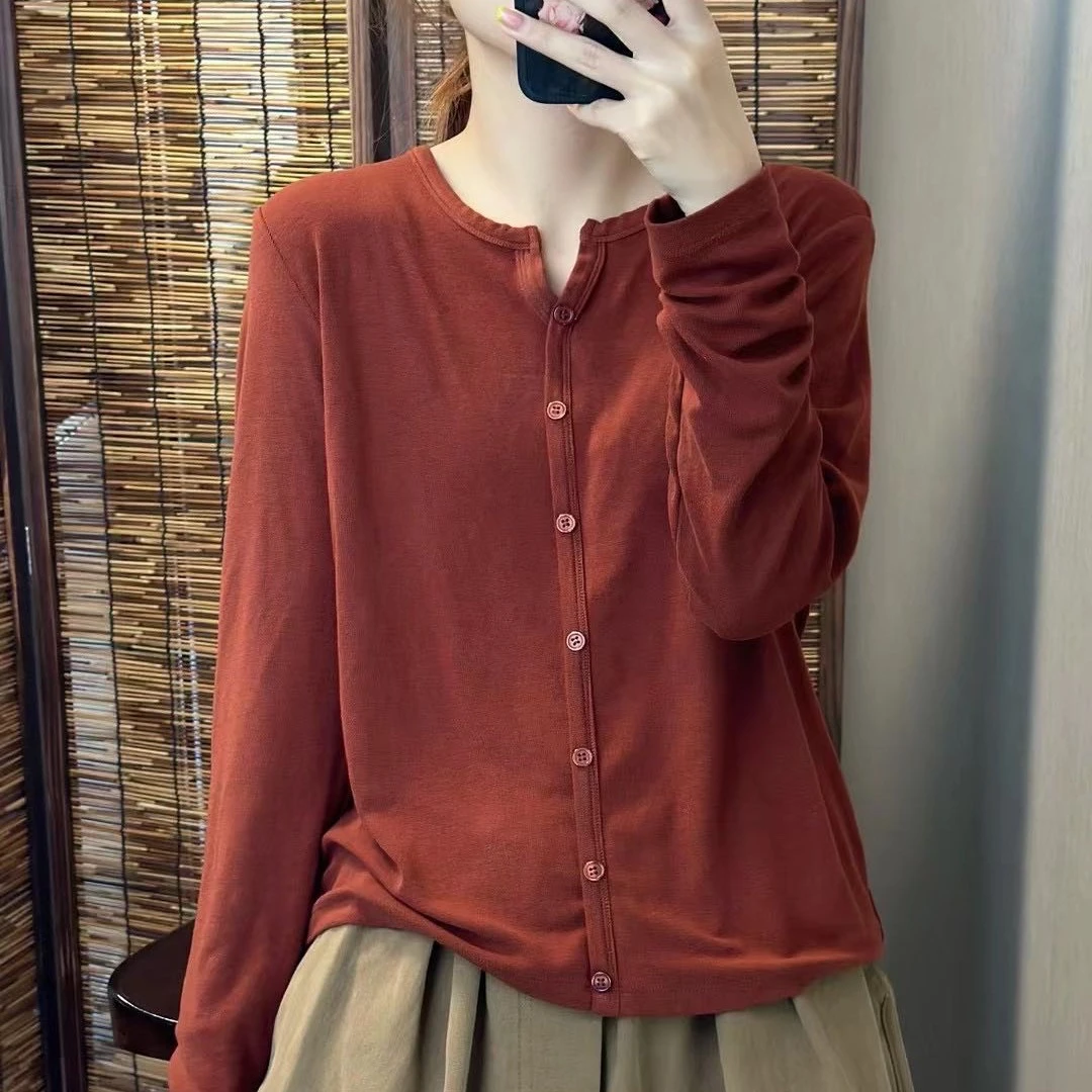 9267针织棉圆V领一排扣打底上衣