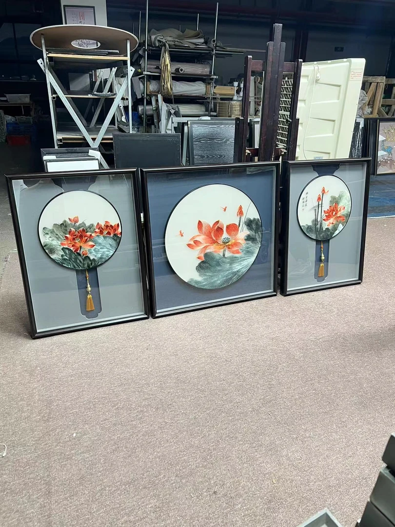 荷花J5刺绣三联沙发背景墙装饰画高定背景墙入户高级感挂画80200