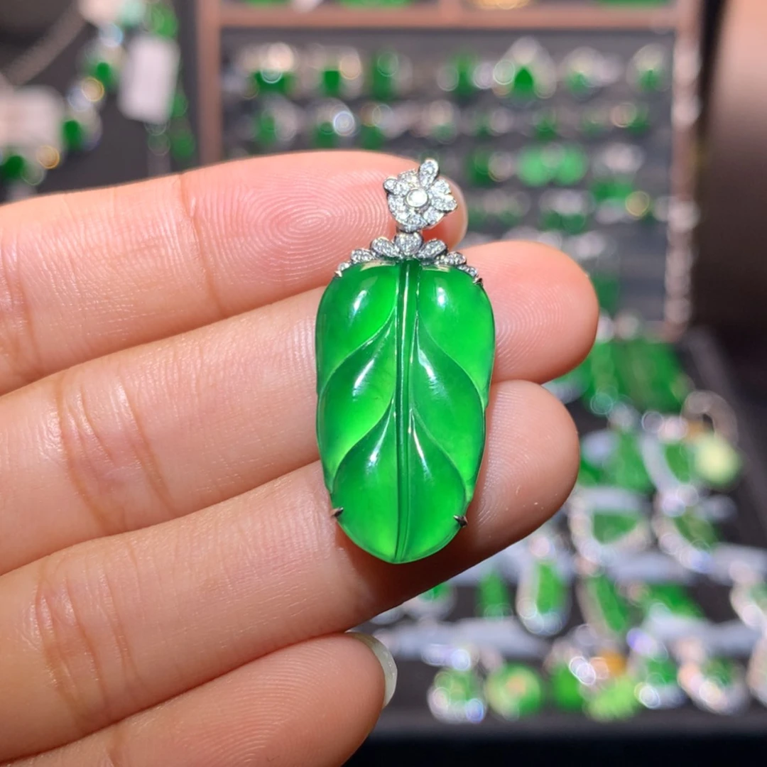 【闪购商品】翡翠颈饰18K金镶嵌天然翡翠