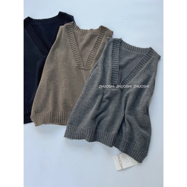 #64284  v领宽松羊驼绒大版慵懒风马甲