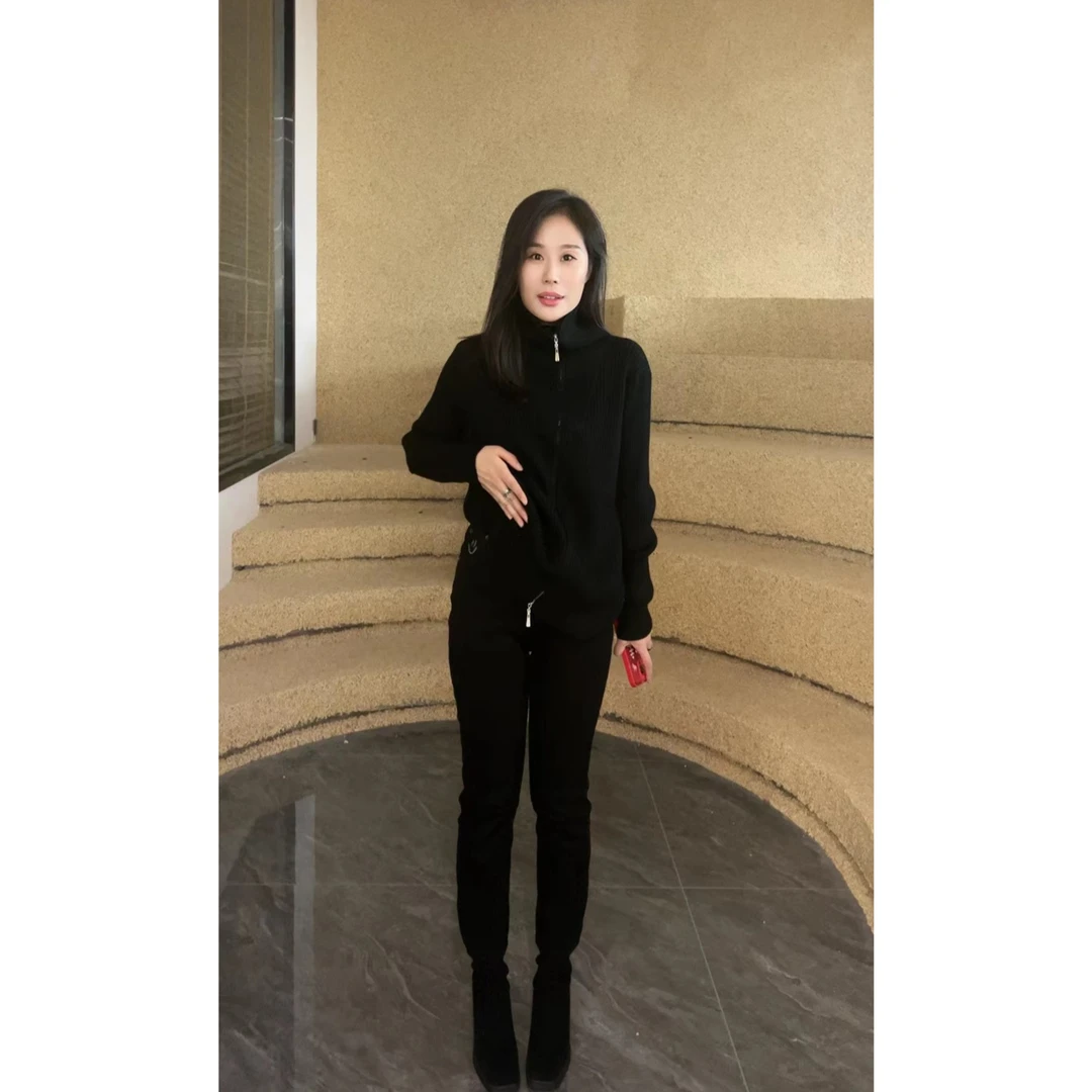 Miss Huo 笑脸刺绣加绒烟管裤 黑色B 8079