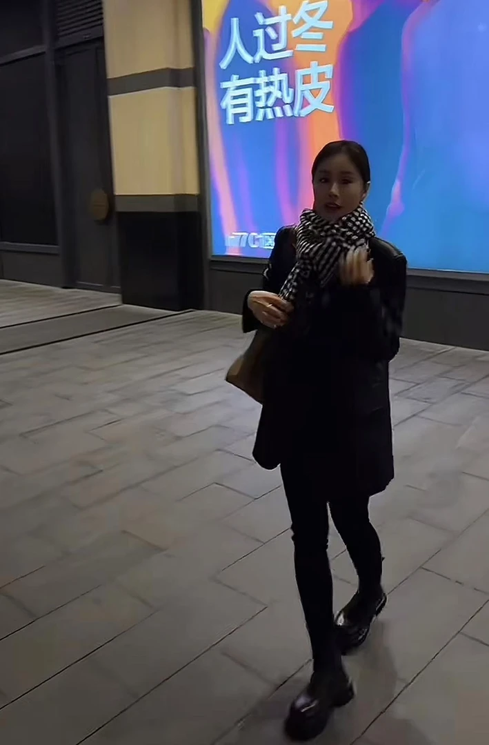 Miss Huo 腰金属标加绒小脚裤 A 黑色 66732-1