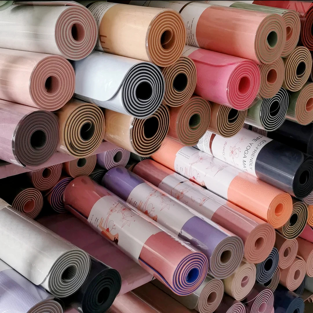 YUGA外贸尾单瑜伽垫微瑕疵tpe材质环保无味工厂直销品质防滑耐磨