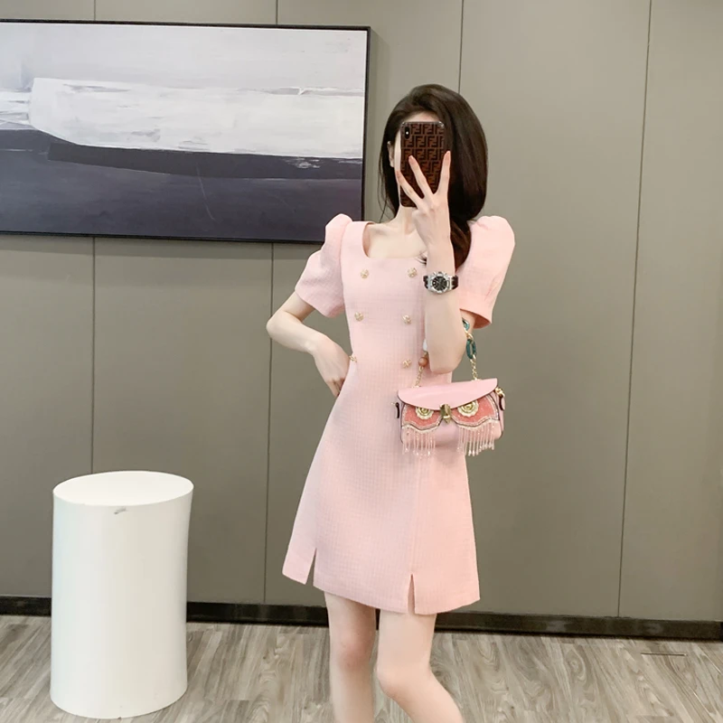 粉色小香风连衣裙女夏2024新款气质法式设计感泡泡袖方领收腰短裙