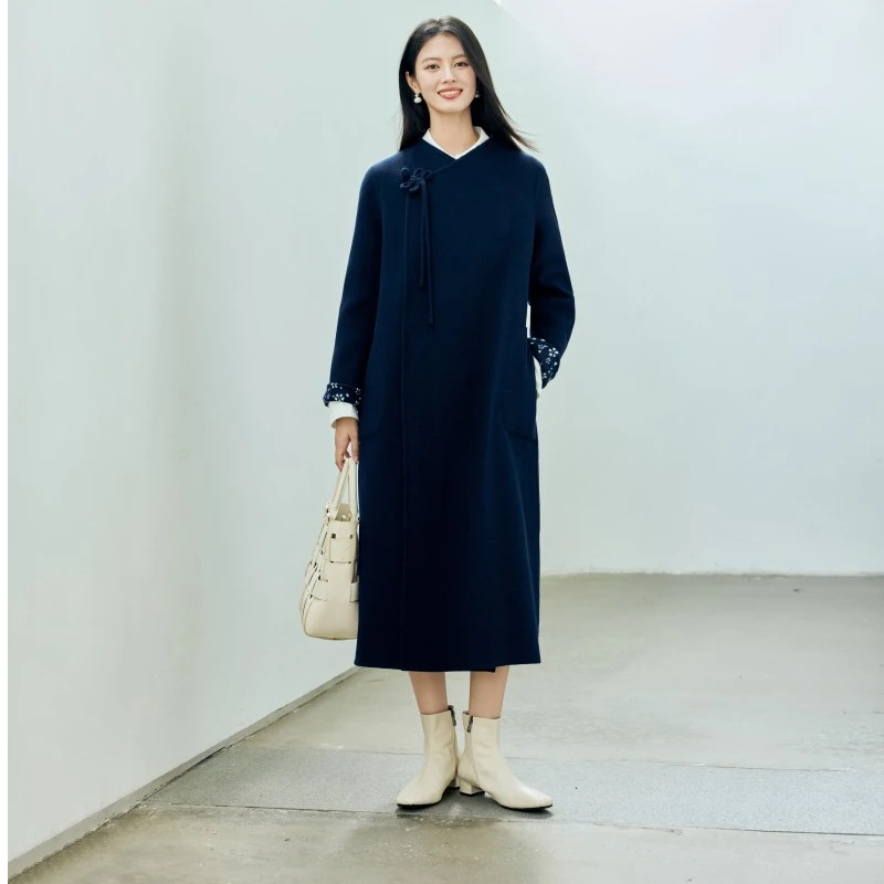 生活在左绵羊毛双面呢双穿新中式蓝印花秋冬新品毛呢长外套女