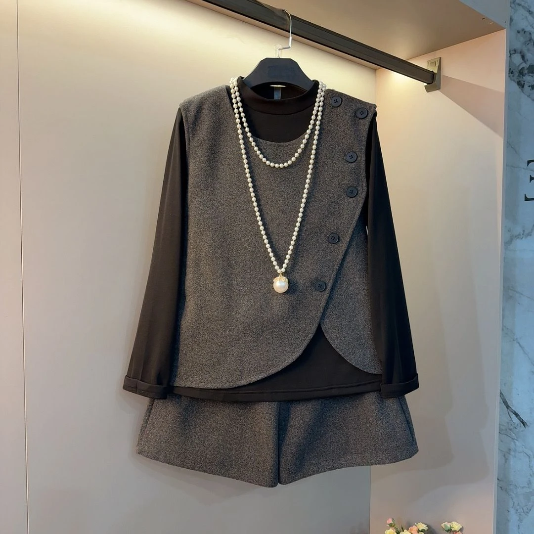 时尚小香风2024秋季新款长袖打底衫洋气马甲短裤百搭大码女套装